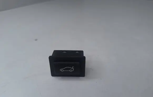 BMW 5 E60 E61 Tailgate opening switch 6921846