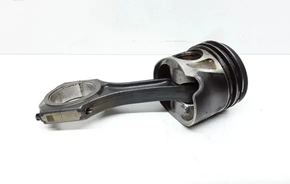 Mercedes-Benz C W204 Piston with connecting rod 65100