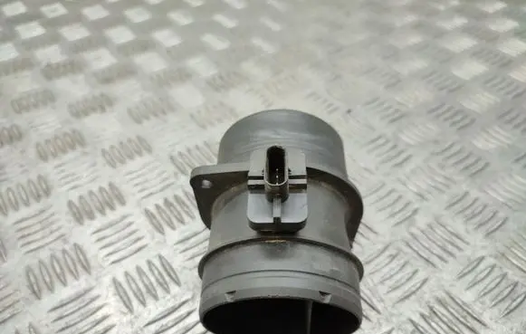Volkswagen Tiguan Mass air flow meter 03L906461A