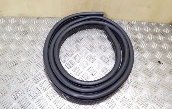 Ford Kuga II Rear door rubber seal (on body) 