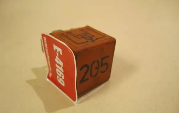 Audi A4 S4 B5 8D Other relay 443951253
