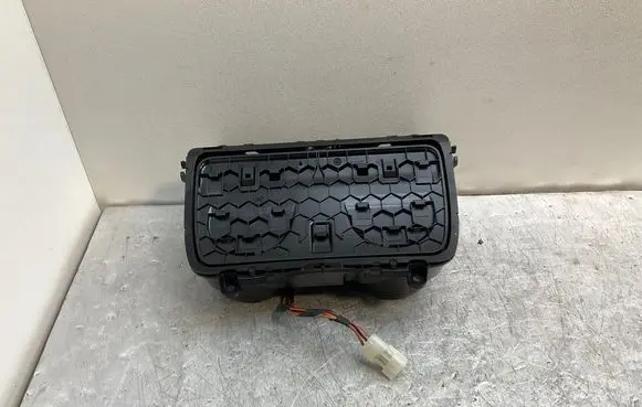 BMW 5 F10 F11 Cup holder front 9277262 L5116 187013