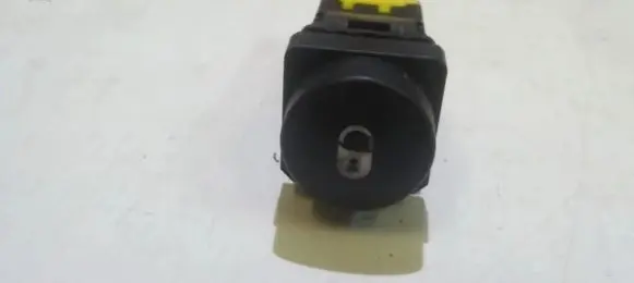 Citroen Xsara Picasso Central locking switch button 