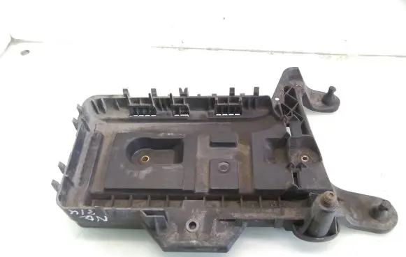 Battery tray