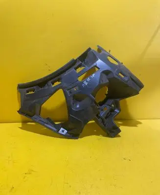 Front bumper mounting bracket