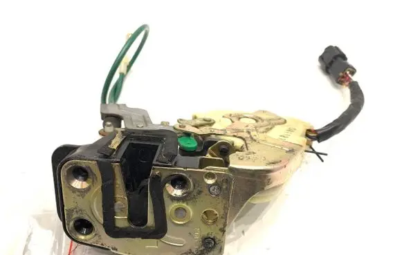 KIA Sorento Front door lock