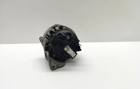 BMW 5 E60 E61 Generator/alternator 7799204 7799204AI03 2543305C