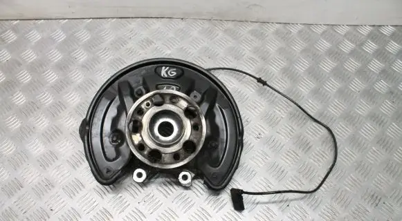 Mercedes-Benz C W205 Rear wheel hub