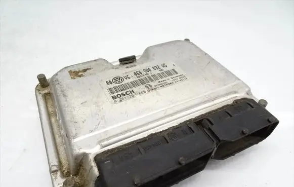 Volkswagen PASSAT B5.5 Engine control unit/module 066906032AS 0261207880