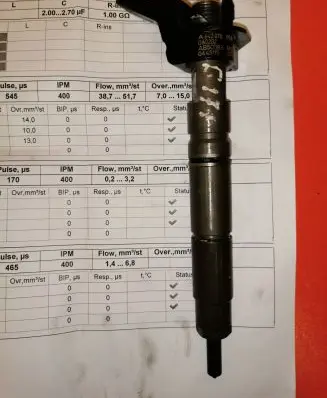 Mercedes-Benz C W203 Fuel injector A6420700587 0445115 060202