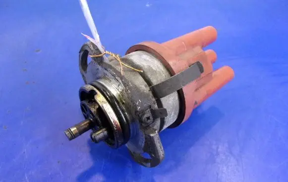 Skoda Felicia II Spark distributor 