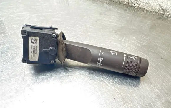 Opel Insignia A Wiper control stalk 13500649 83390220036