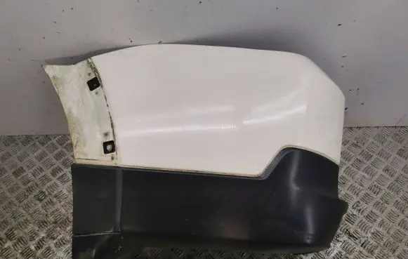 Mitsubishi Pajero Rear bumper corner part panel trim 