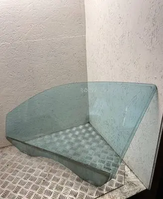 Mercedes-Benz E W211 Front door window glass four-door 43R000262
