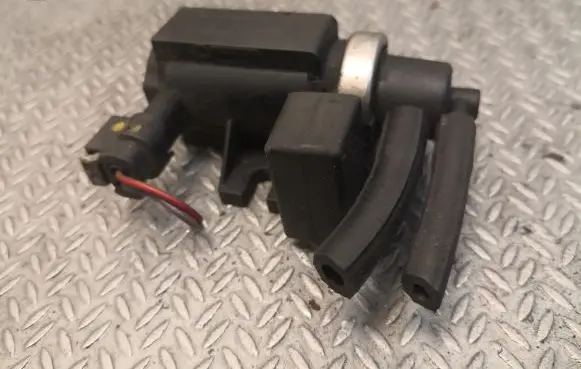 Mercedes-Benz A W169 Turbo solenoid valve 0051535528