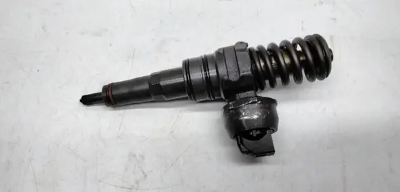 Volkswagen PASSAT B6 Fuel injector 038130073BQ 0414720312