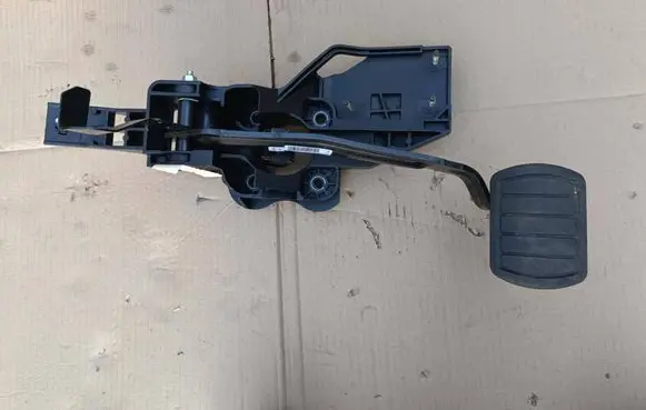Peugeot 508 Pedal assembly 84PA8B0437251 9813503180