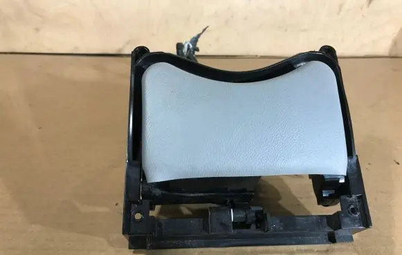 Jaguar XJ X308 Ashtray (front) V85842 TL6976 ODA186