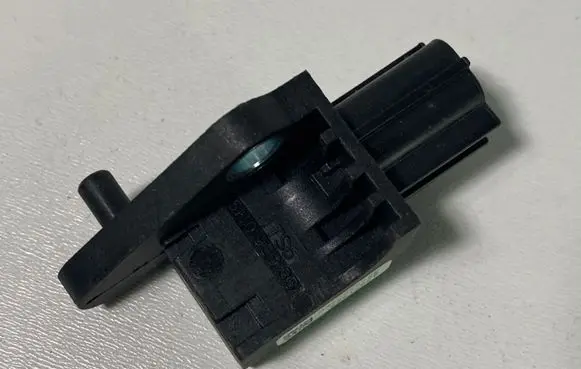 Volkswagen PASSAT B6 Airbag deployment crash/impact sensor 5N0959351