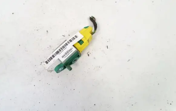 Volkswagen PASSAT B6 Airbag deployment crash/impact sensor 331324 19050103