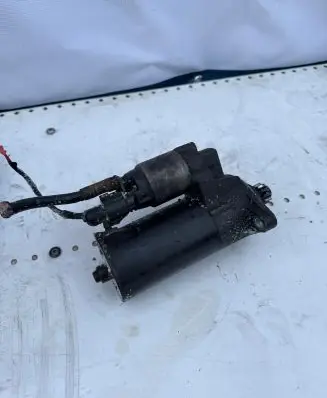 Volkswagen Golf V Starter motor 0001123016