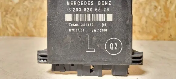 Mercedes-Benz C W203 Door control unit/module 2038206526