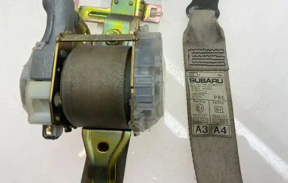 Subaru Outback Front seatbelt H074101