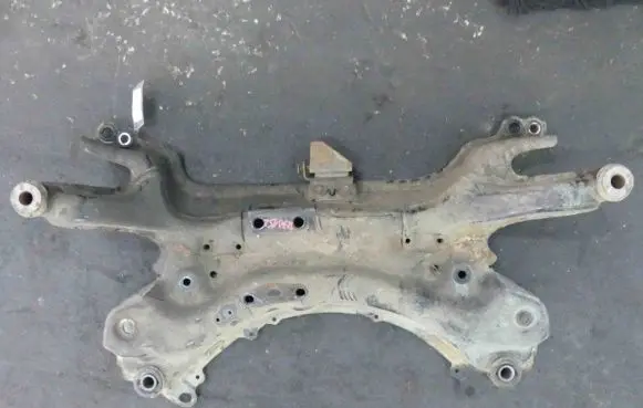 Toyota Avensis T270 Front axle beam IMPRK1230152