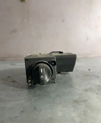 Mercedes-Benz E W212 Light switch 2105450104 70010575017
