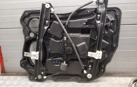 Chrysler Pacifica Front window lifting mechanism without motor