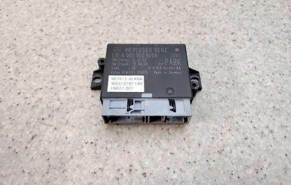 Mercedes-Benz E A207 Parking PDC control unit/module A0009008004