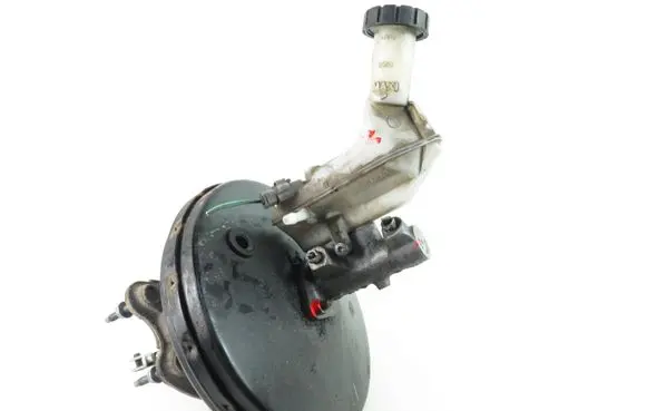 Renault Clio III Brake booster 8200895681