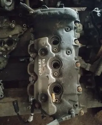 Cadillac CTS Engine head 