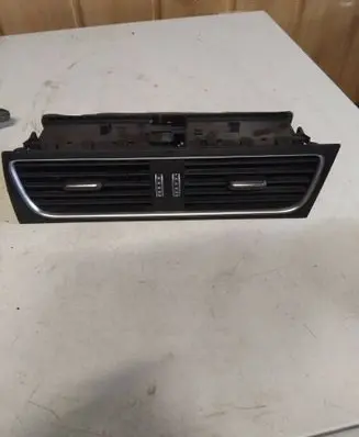 Audi A4 S4 B8 8K Dash center air vent grill 8T2820951D