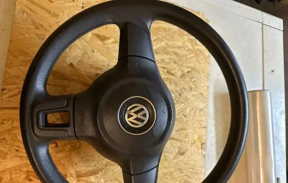 Volkswagen Jetta VI Steering wheel 5C0419091