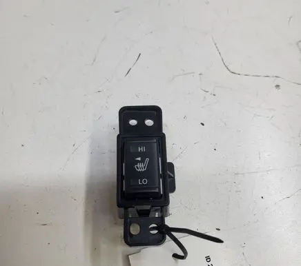 Nissan Leaf I (ZE0) Seat heating switch 689TC3NL0A