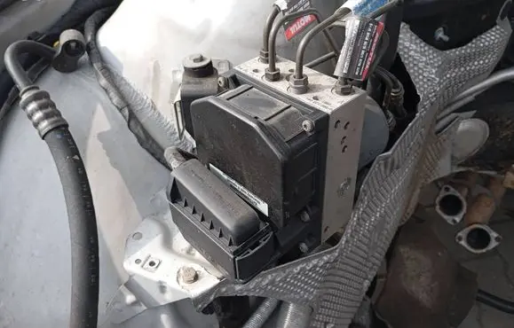 BMW 5 E39 ABS Pump 0265900001 6756342