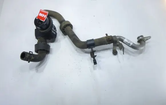 Volkswagen Touareg II Engine coolant pipe/hose 7P0121065M