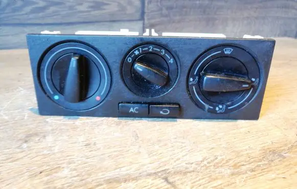 Volkswagen Golf IV Climate control unit 1J0820045F