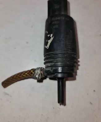 BMW 3 E36 Windscreen/windshield washer pump 67128377612