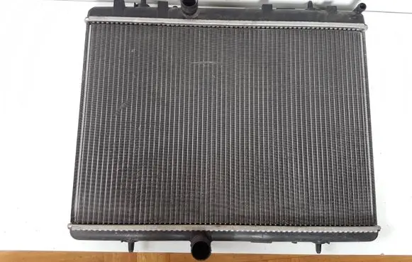 Citroen C4 II Coolant radiator 9674089680