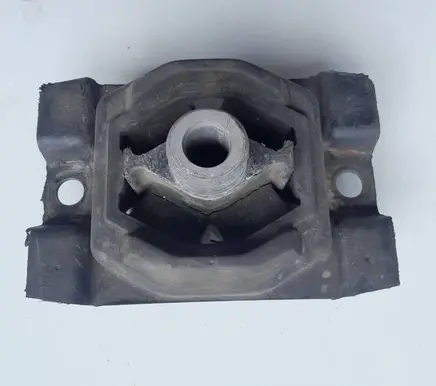 Mercedes-Benz Vito Viano W638 Engine mount bracket 6382660203