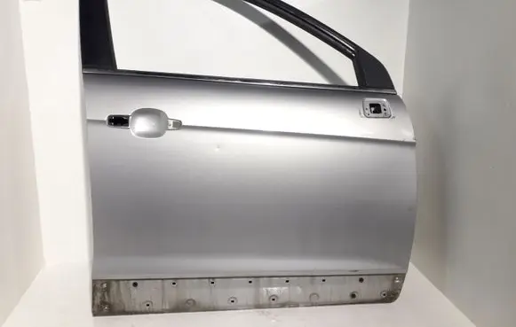 Chevrolet Captiva Front door