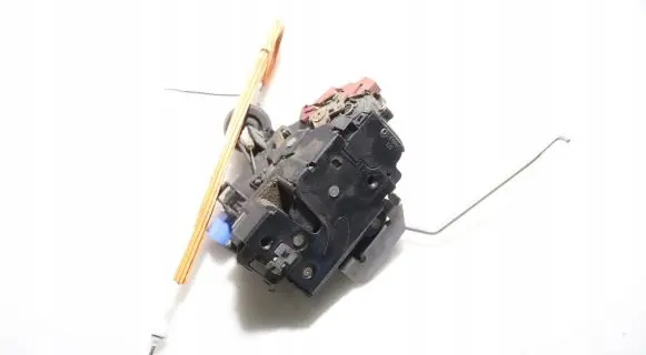 Audi A3 S3 8P Front door lock
