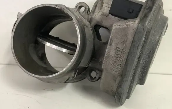 BMW 1 E81 E87 Throttle valve 780437301 7804373