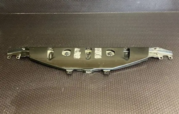 BMW 5 F10 F11 Top upper radiator support slam panel 7200689 18885210 61640B