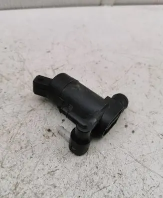 Volvo V70 Windscreen/windshield washer pump