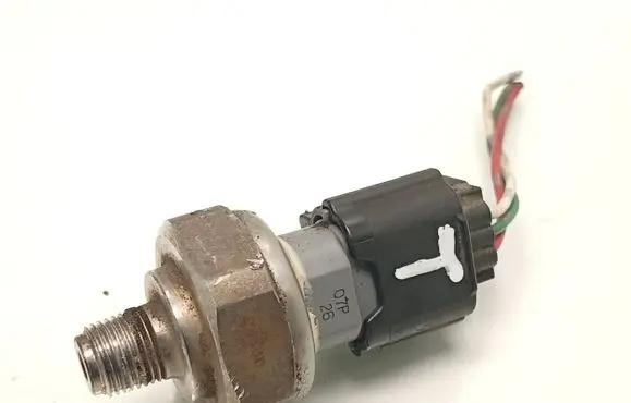 Nissan Juke I F15 Oil pressure sensor 