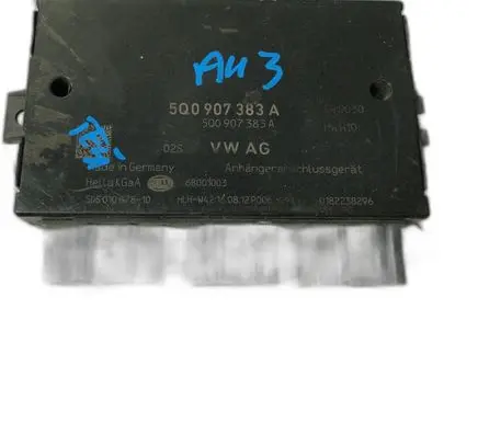 Volkswagen Golf VII Trunk lid opening control unit 