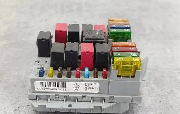 Lancia Musa Fuse box set 51739429